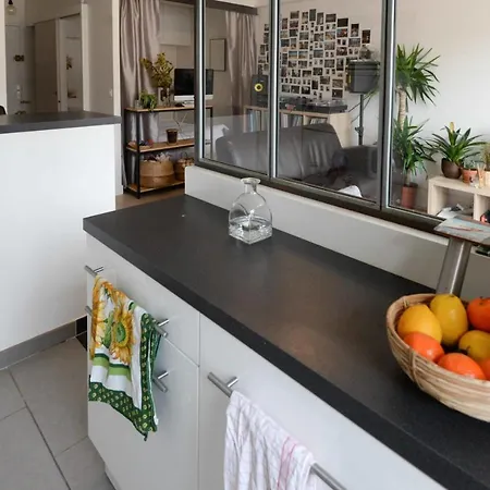 Апартаменты Flat With Balcony In The Republique District Париж