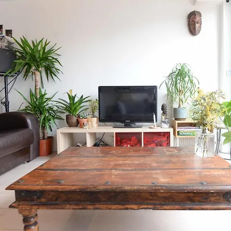 Flat With Balcony In The Republique District * Париж