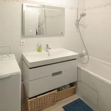 Апартаменты Flat With Balcony In The Republique District Париж
